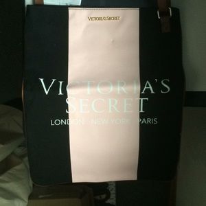 NIP Victoria’s Secret Limited Edition Bag w/Strap